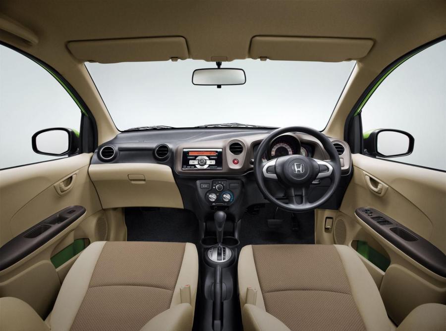  Honda Brio 2011 года  (фото 2 из 5)
